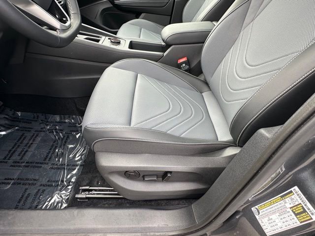 Certified 2025 Volkswagen Tiguan SE w/ Panoramic Sunroof Package image 27
