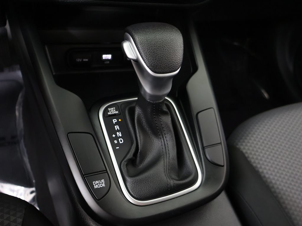 Used 2025 Kia Soul LX w/ LX Technology Package FWD image 45