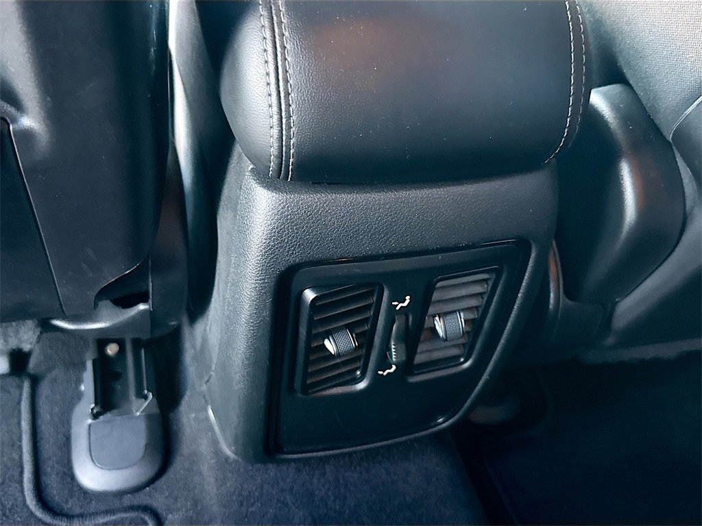 Used 2021 Dodge Durango SXT image 27