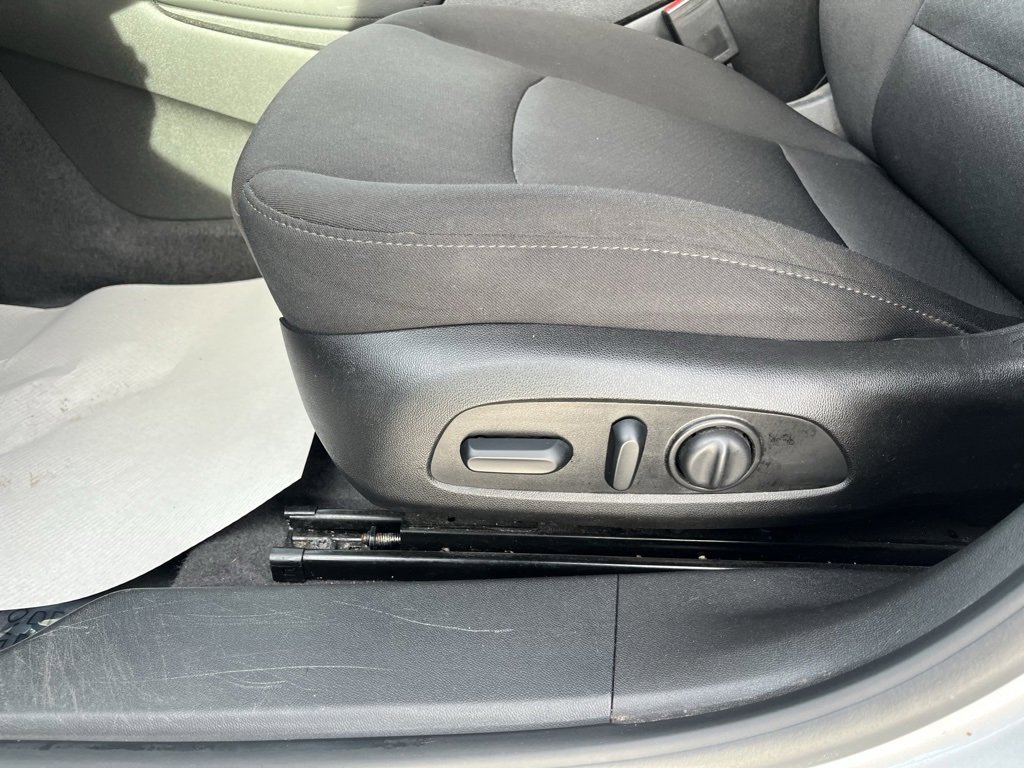 Used 2018 Chevrolet Malibu LT image 12