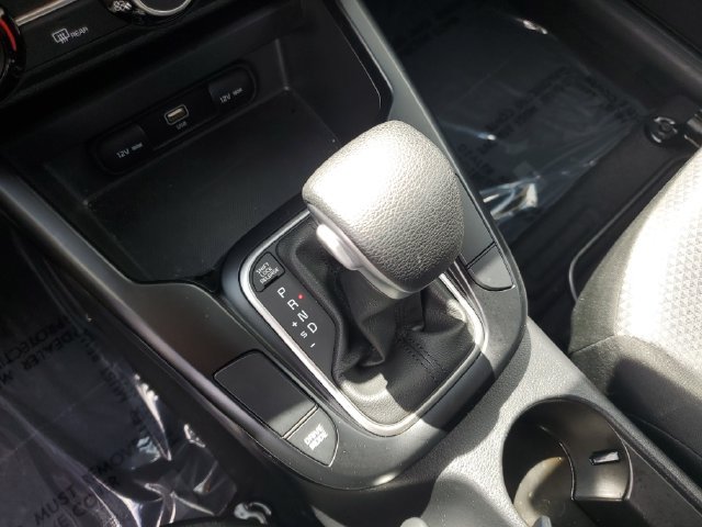 Used 2025 Kia Soul LX w/ LX Technology Package FWD image 23