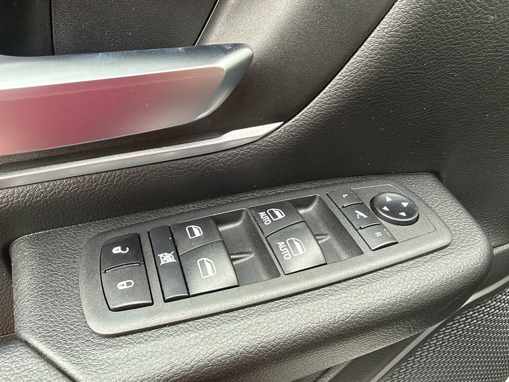 Used 2021 RAM 1500 Big Horn AWD/4WD image 35