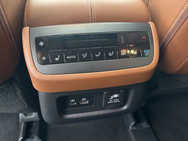 Used 2023 Nissan Pathfinder Platinum w/ Cargo Package image 16