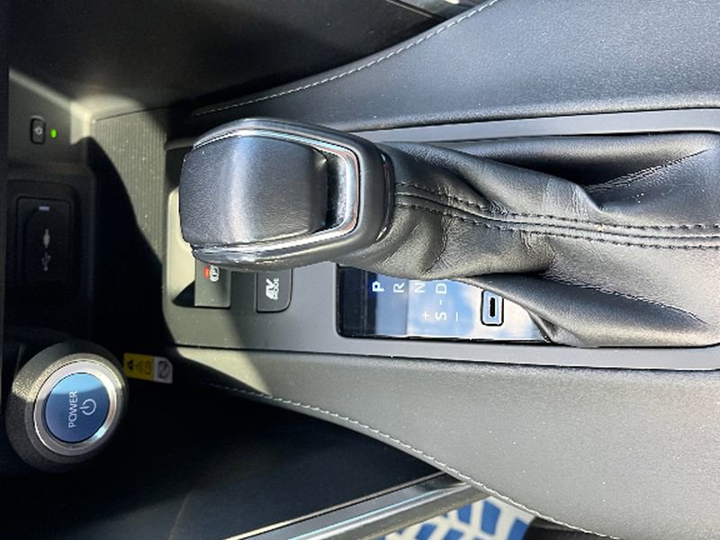 Used 2021 Toyota Venza LE image 20