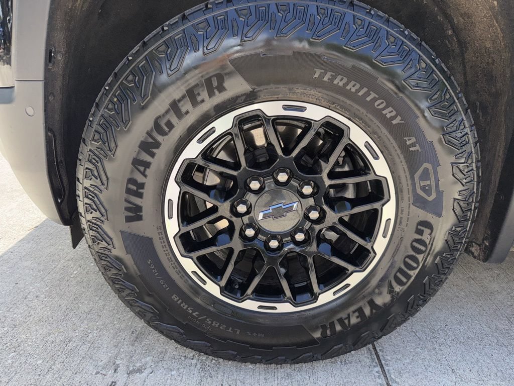 Used 2026 Chevrolet Silverado EV Trail Boss w/ LPO, Gameday Tailgate Package AWD/4WD image 62