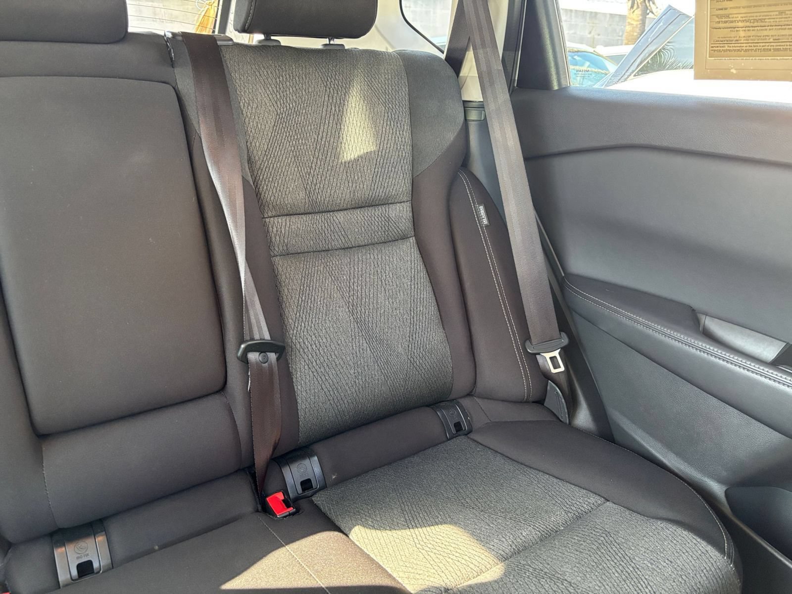 Used 2025 Nissan Rogue SV FWD image 38