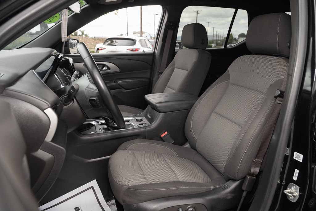 Used 2023 Chevrolet Traverse LT FWD image 19