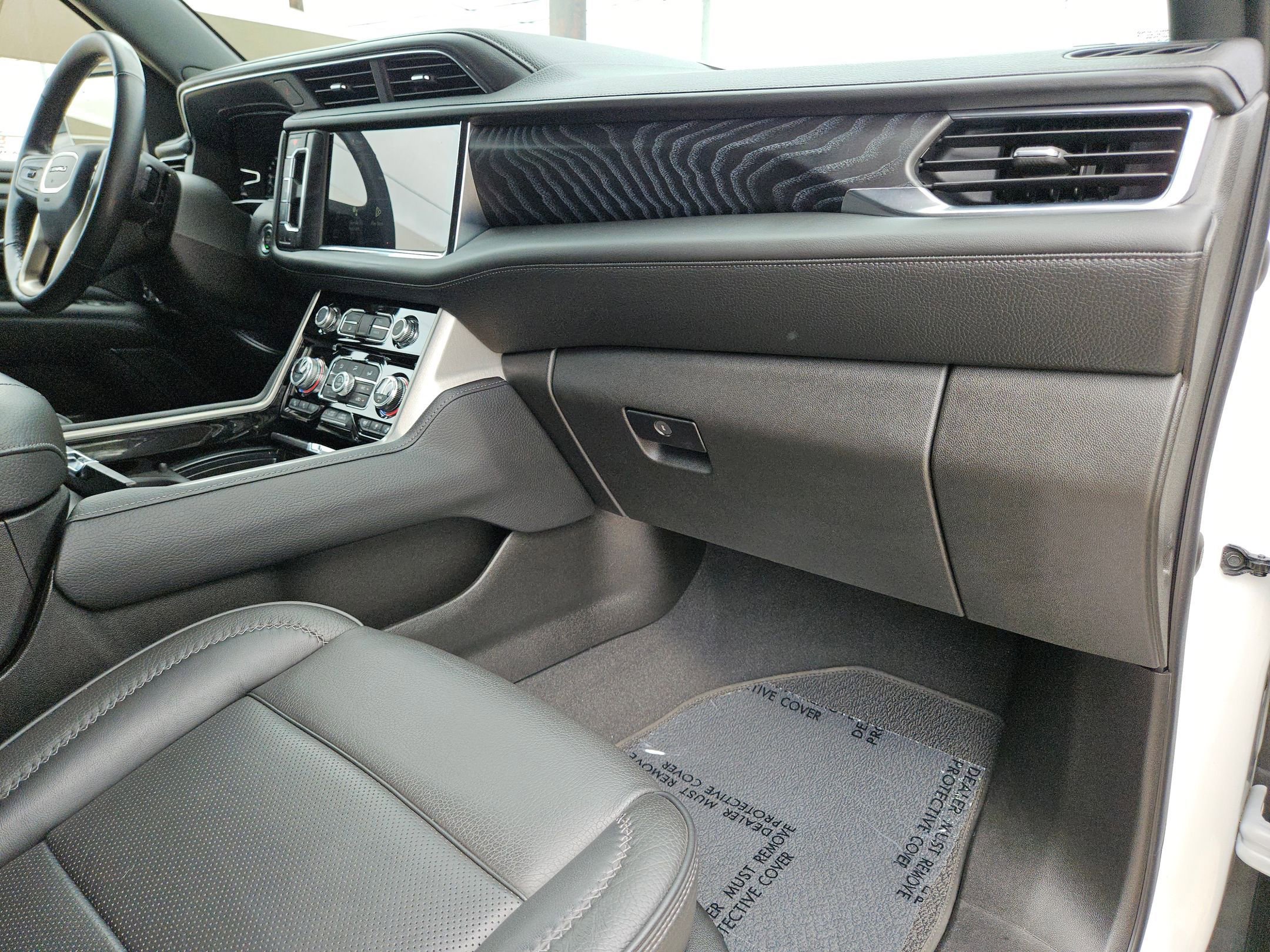 Certified 2022 GMC Yukon XL Denali w/ Denali Premium Package image 28