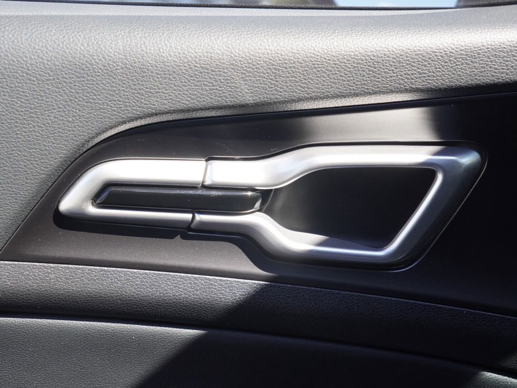 Used 2024 Kia Sportage EX image 11