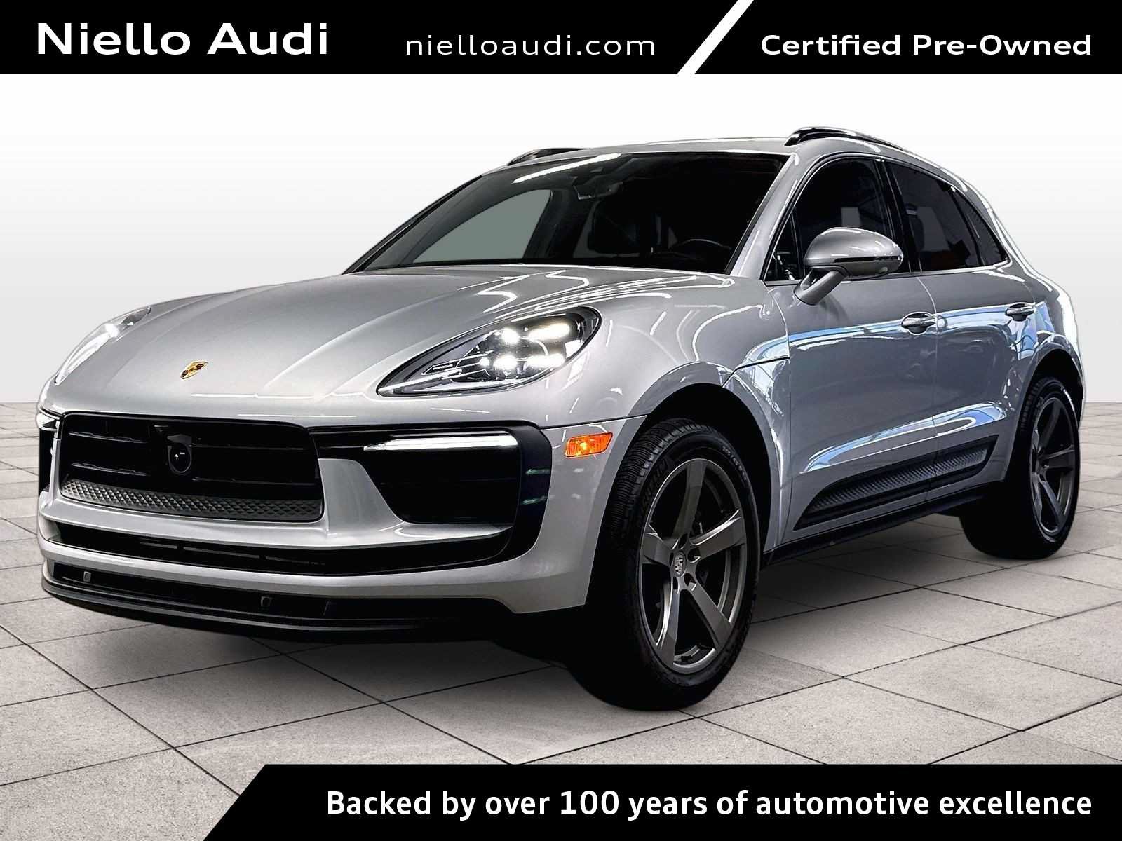 Used 2023 Porsche Macan AWD/4WD image 1