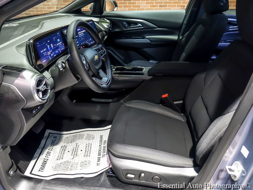 Used 2026 Chevrolet Equinox EV LT w/ Comfort Package FWD image 12