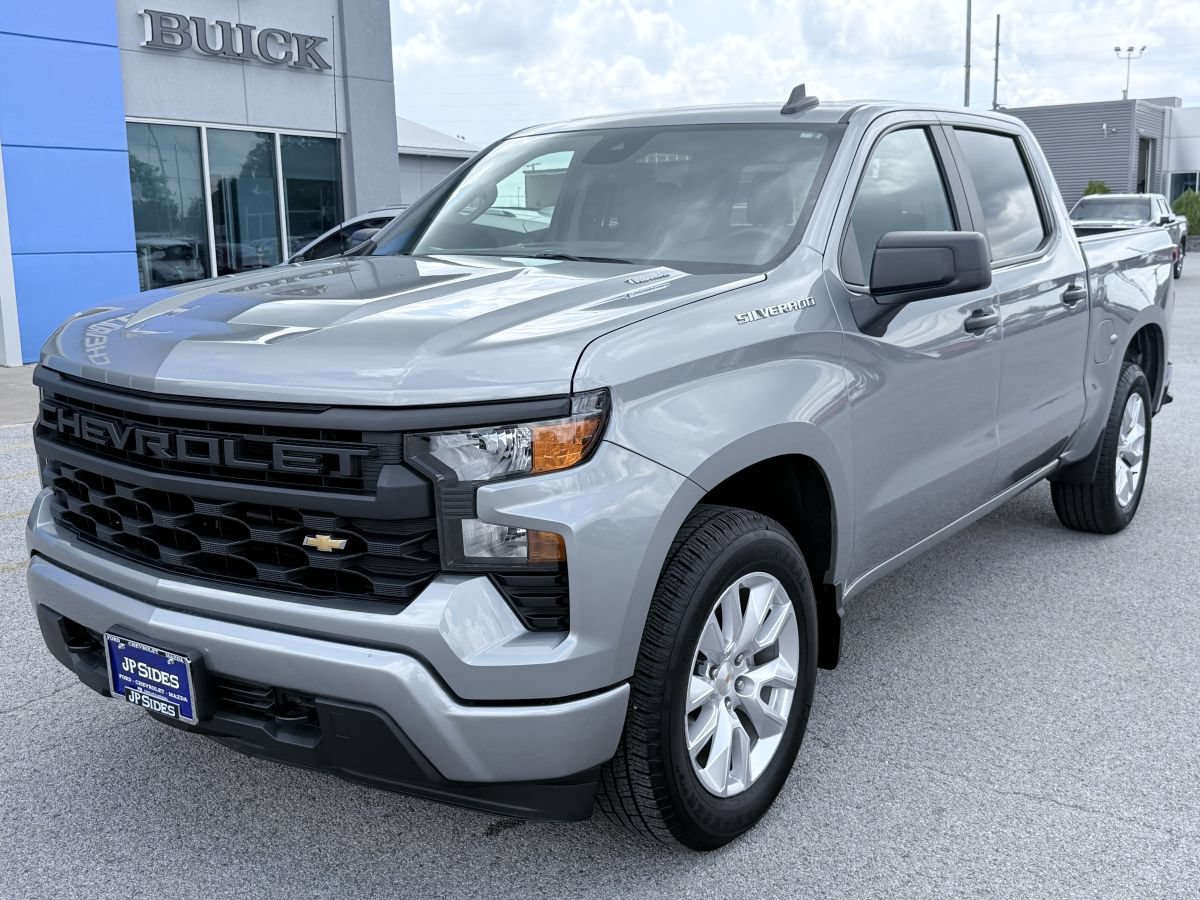 Used 2025 Chevrolet Silverado 1500 Custom RWD image 1