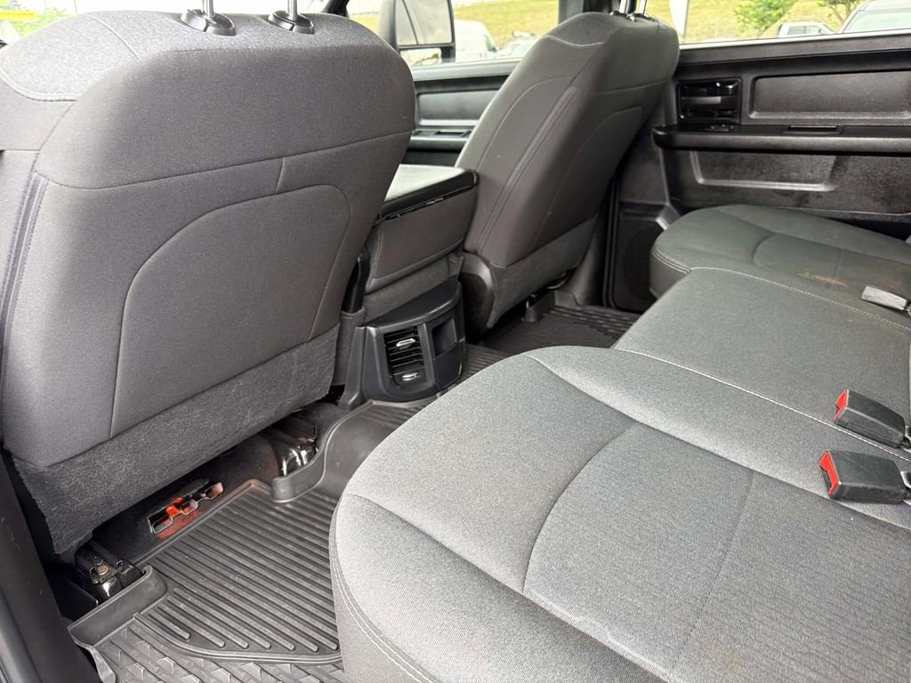 Used 2024 RAM 2500 Tradesman w/ Chrome Appearance Group AWD/4WD image 16