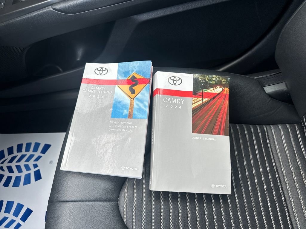 Used 2024 Toyota Camry SE image 27