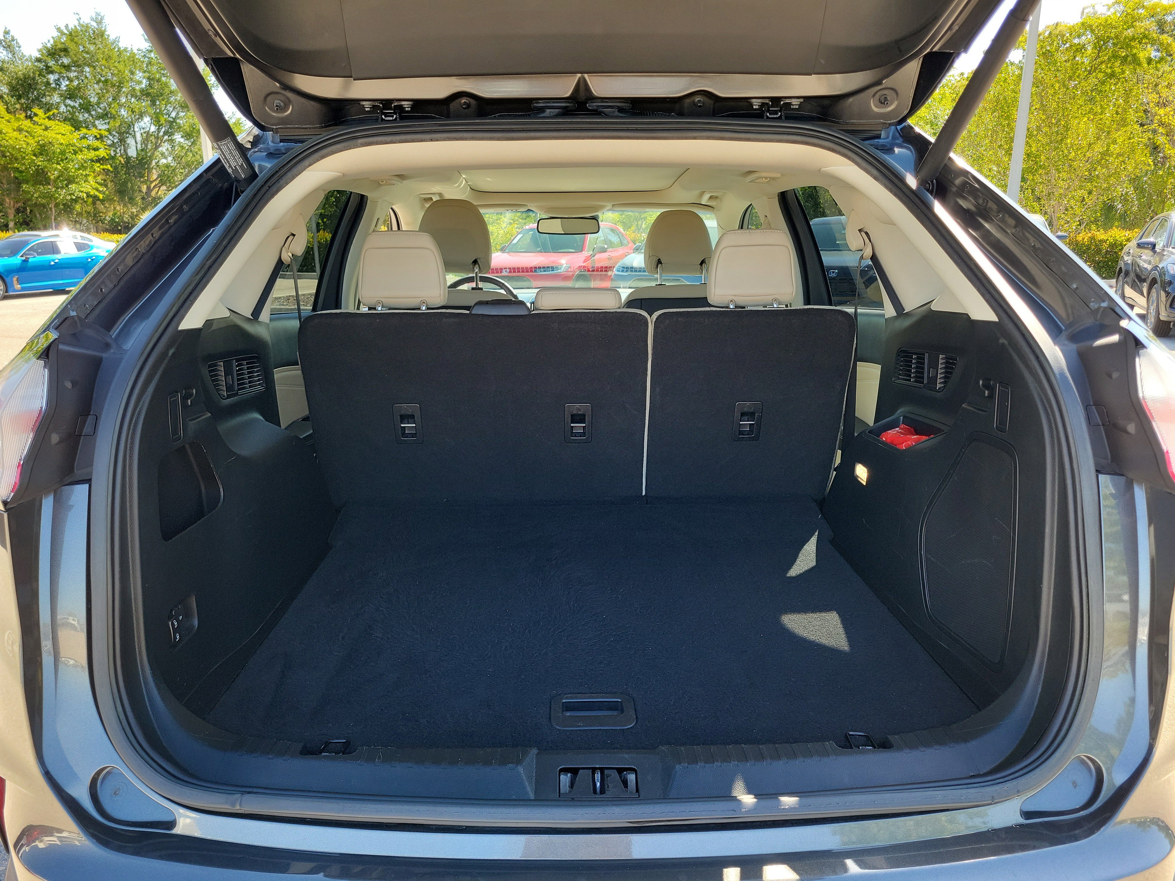 Used 2019 Ford Edge Titanium w/ Equipment Group 301A FWD image 11