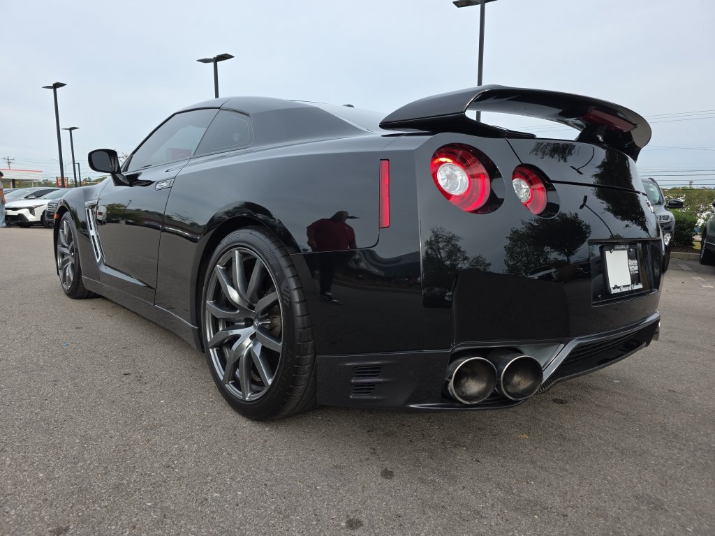 Used 2015 Nissan GT-R Premium AWD/4WD image 3