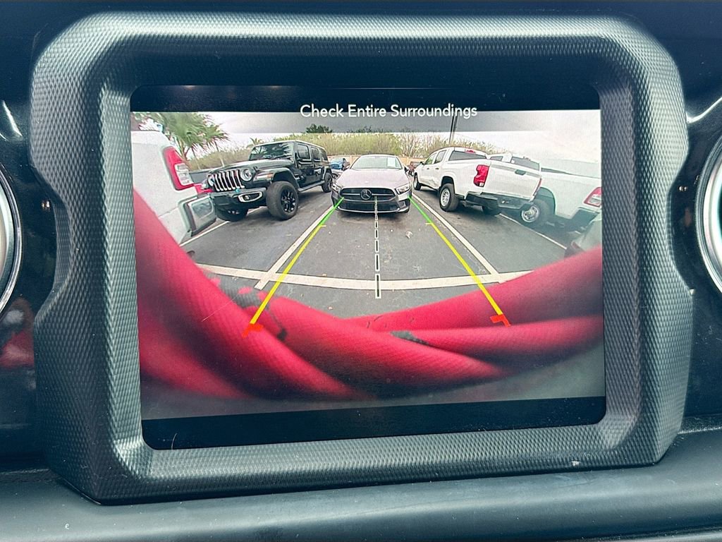 Used 2022 Jeep Wrangler Unlimited Sahara image 15