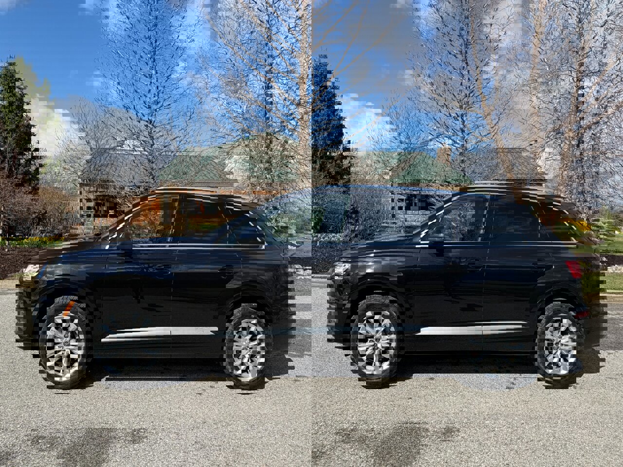 Used 2019 Audi Q7 2.0T Premium w/ Cold Weather Package image 2