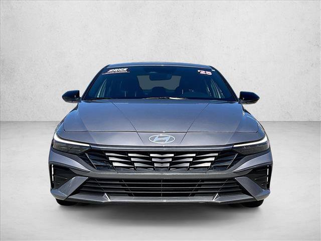 Used 2025 Hyundai Elantra Sport FWD image 3