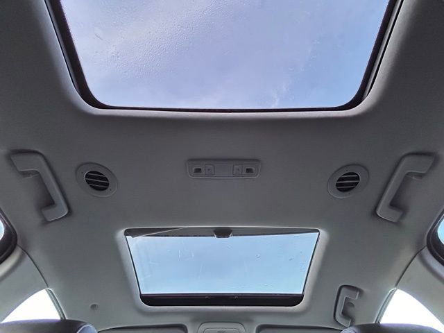 Used 2019 GMC Acadia SLT w/ LPO, Floor Liner Package image 13