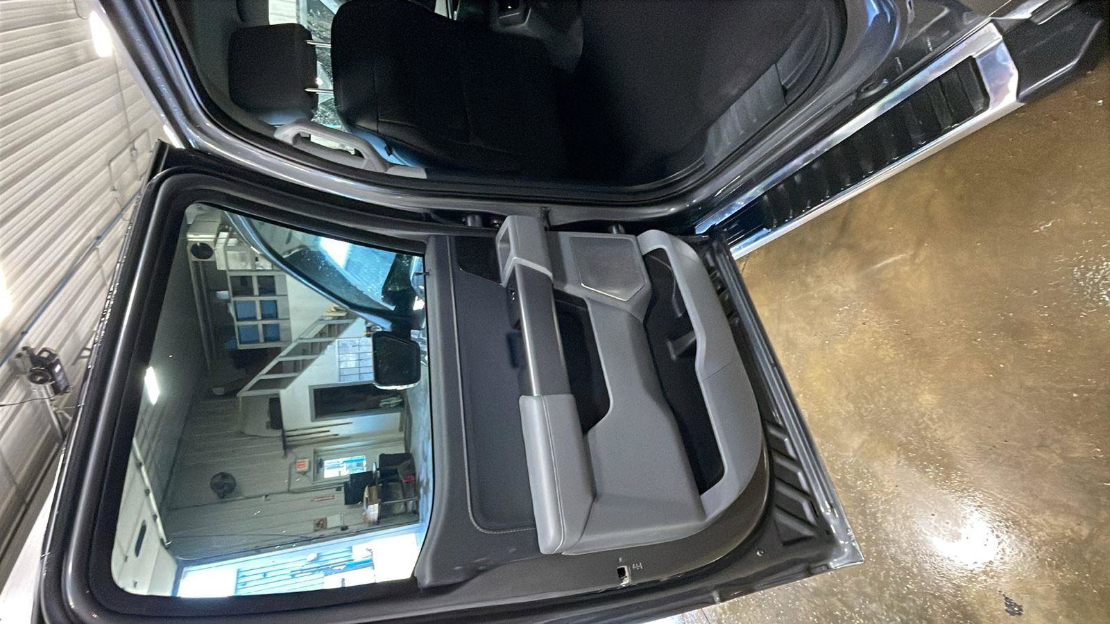 Used 2023 Ford F150 Lariat w/ Equipment Group 502A High image 8