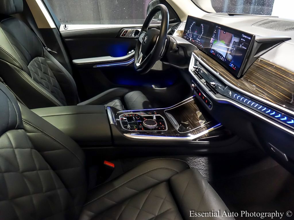Used 2025 BMW X7 xDrive40i w/ Premium Package image 34