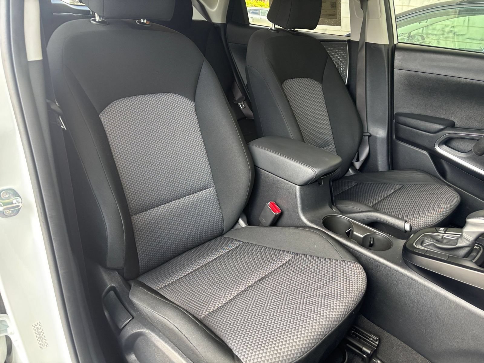 Used 2025 Kia Soul LX w/ LX Technology Package FWD image 36