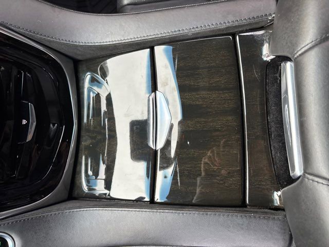 Used 2018 Cadillac Escalade ESV Platinum AWD/4WD image 38