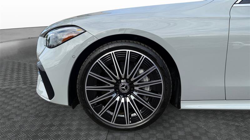 Used 2026 Mercedes-Benz CLE 450 4MATIC Coupe w/ Driver Assistance Package image 9