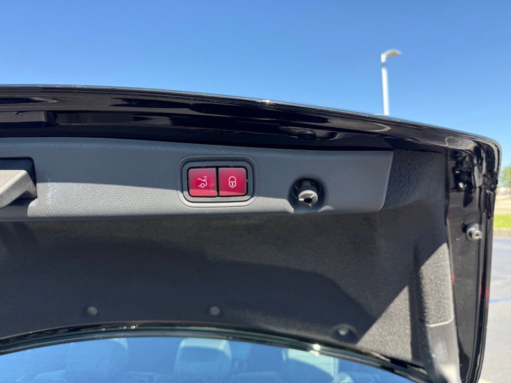 Used 2020 Mercedes-Benz E 350 Sedan image 34