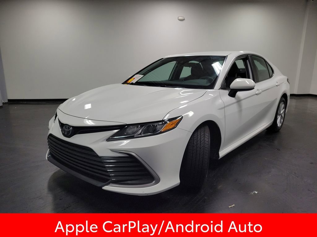 Used 2022 Toyota Camry LE FWD image 4
