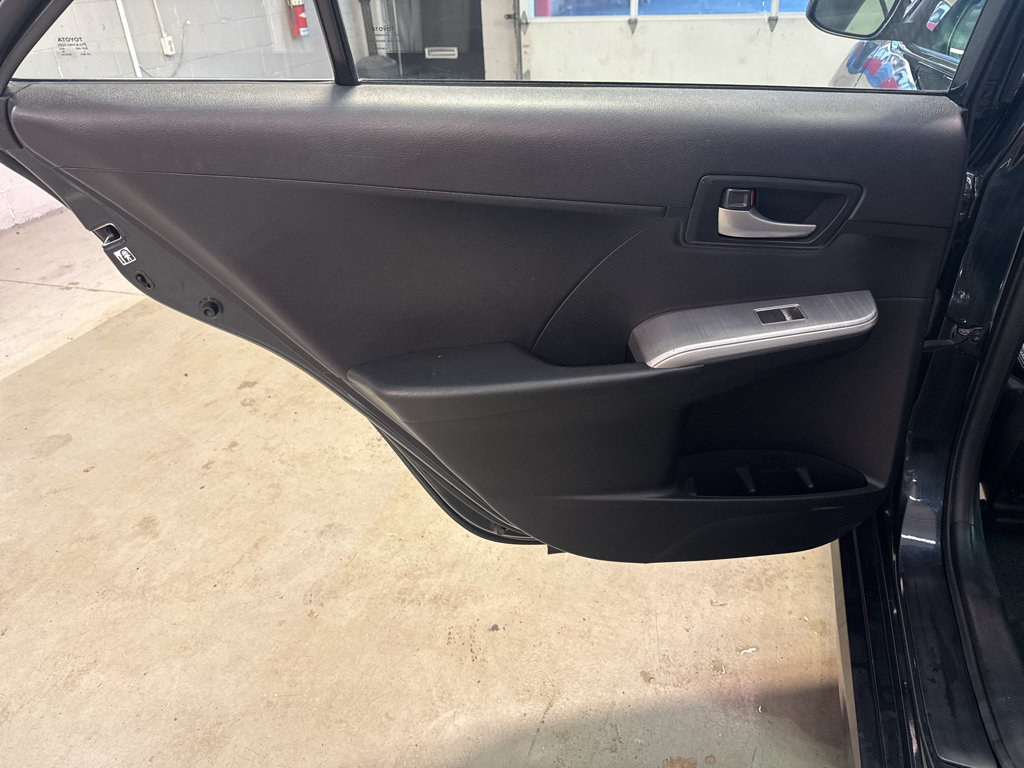 Used 2014 Toyota Camry SE FWD image 30