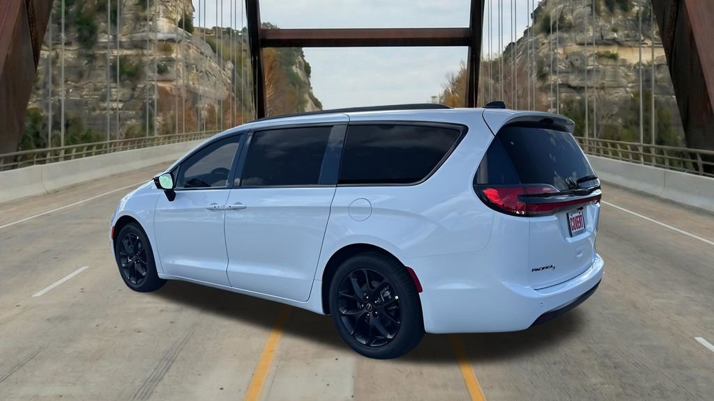 New 2026 Chrysler Pacifica Select w/ S Appearance Package FWD image 7