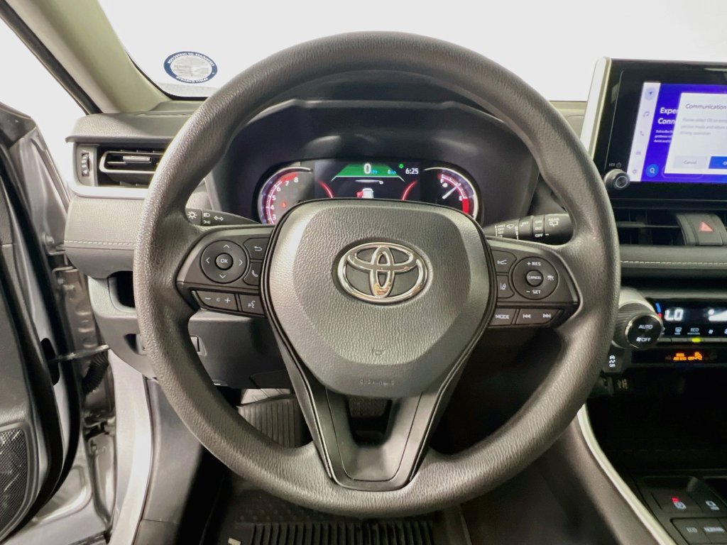 Used 2024 Toyota RAV4 XLE FWD image 17