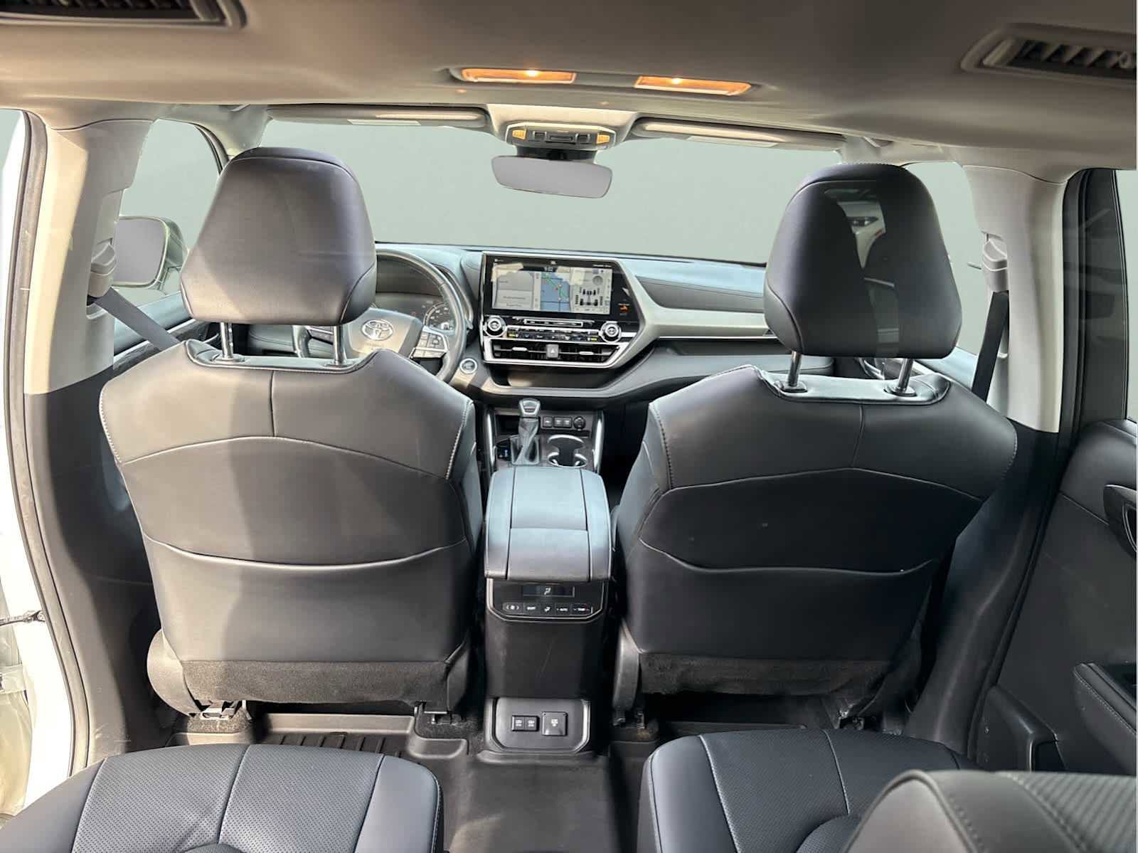 Used 2020 Toyota Highlander Limited image 19