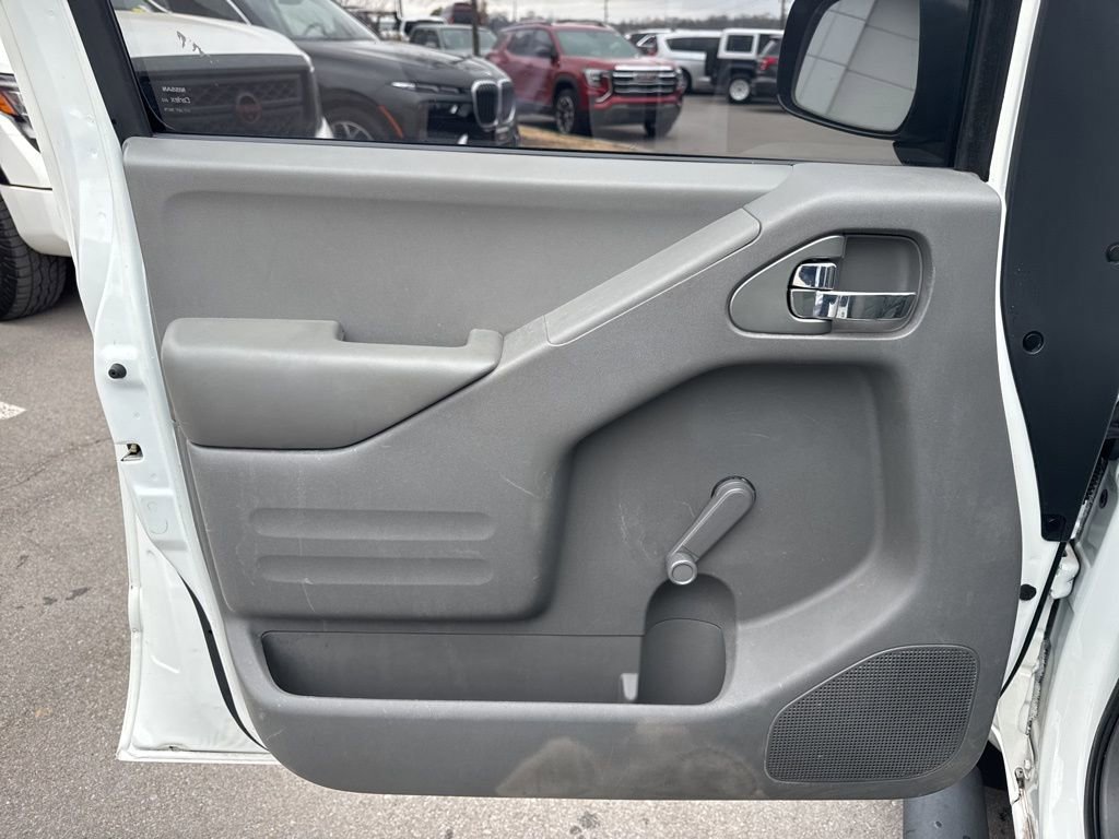 Used 2016 Nissan Frontier S image 10