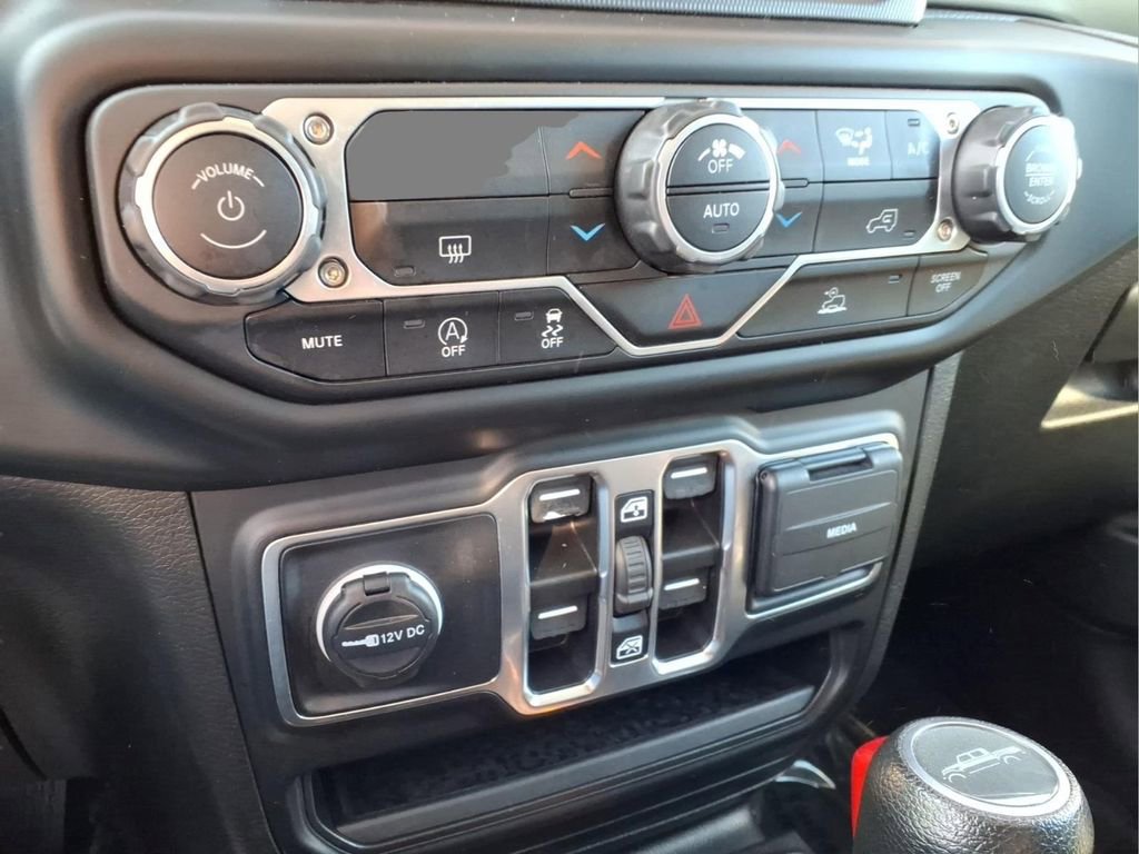 Used 2023 Jeep Gladiator Overland AWD/4WD image 12