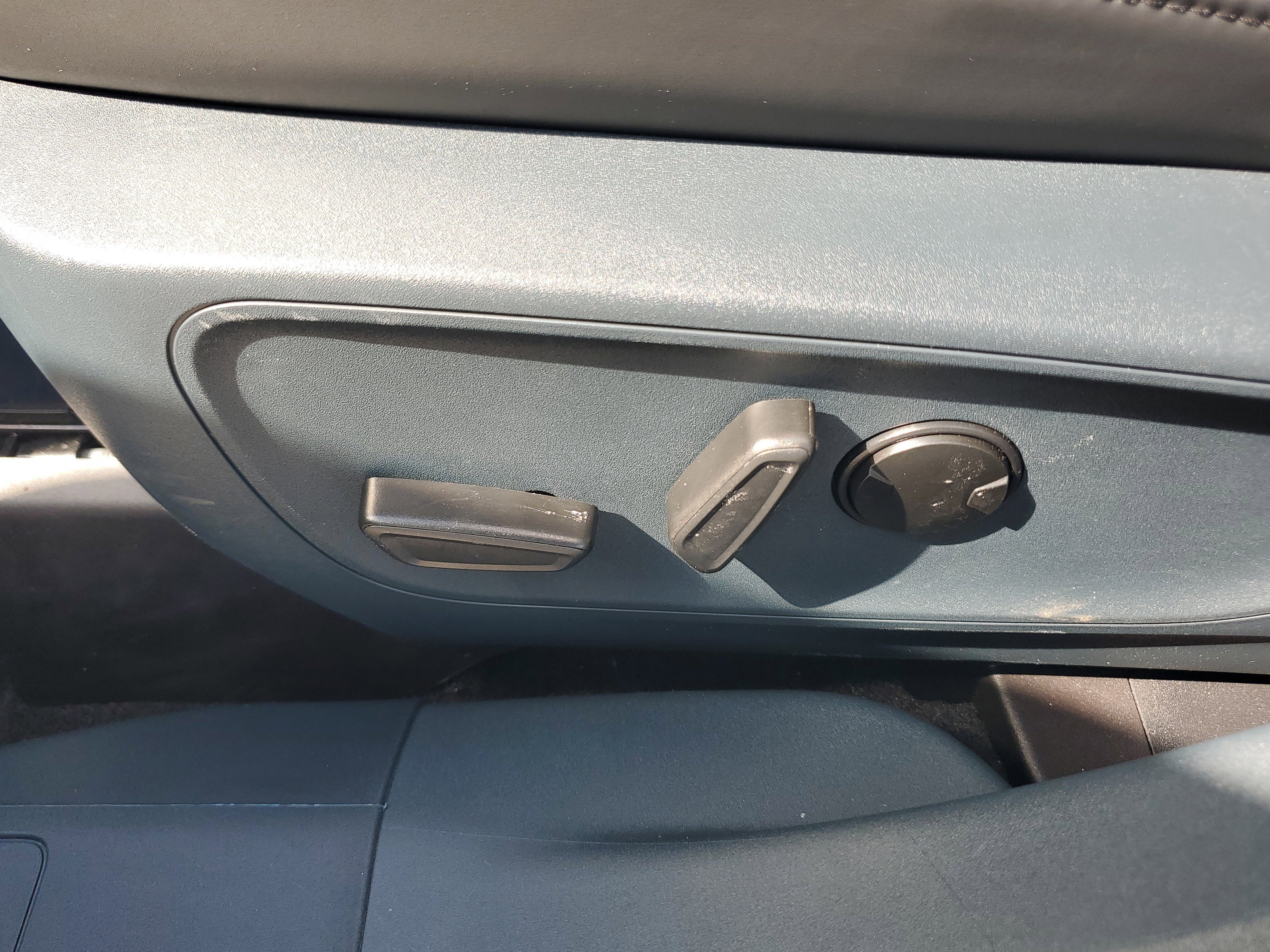 Used 2024 Ford Maverick Lariat w/ Black Appearance Package image 13