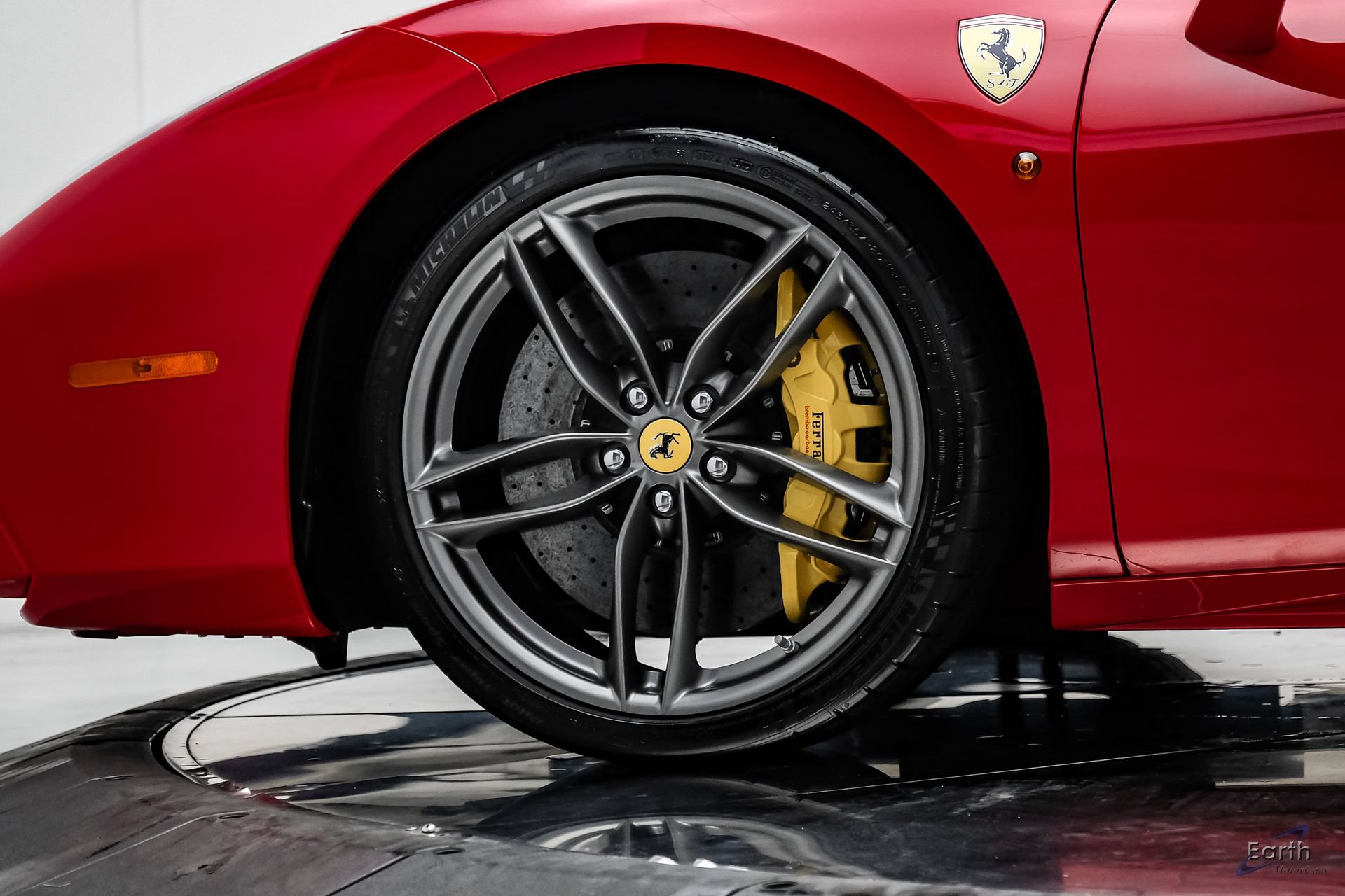 Used 2018 Ferrari 488 Spider RWD image 98