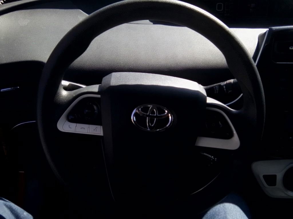 Used 2016 Toyota Prius Two image 9