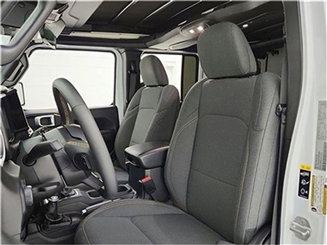 Used 2024 Jeep Wrangler Willys image 9