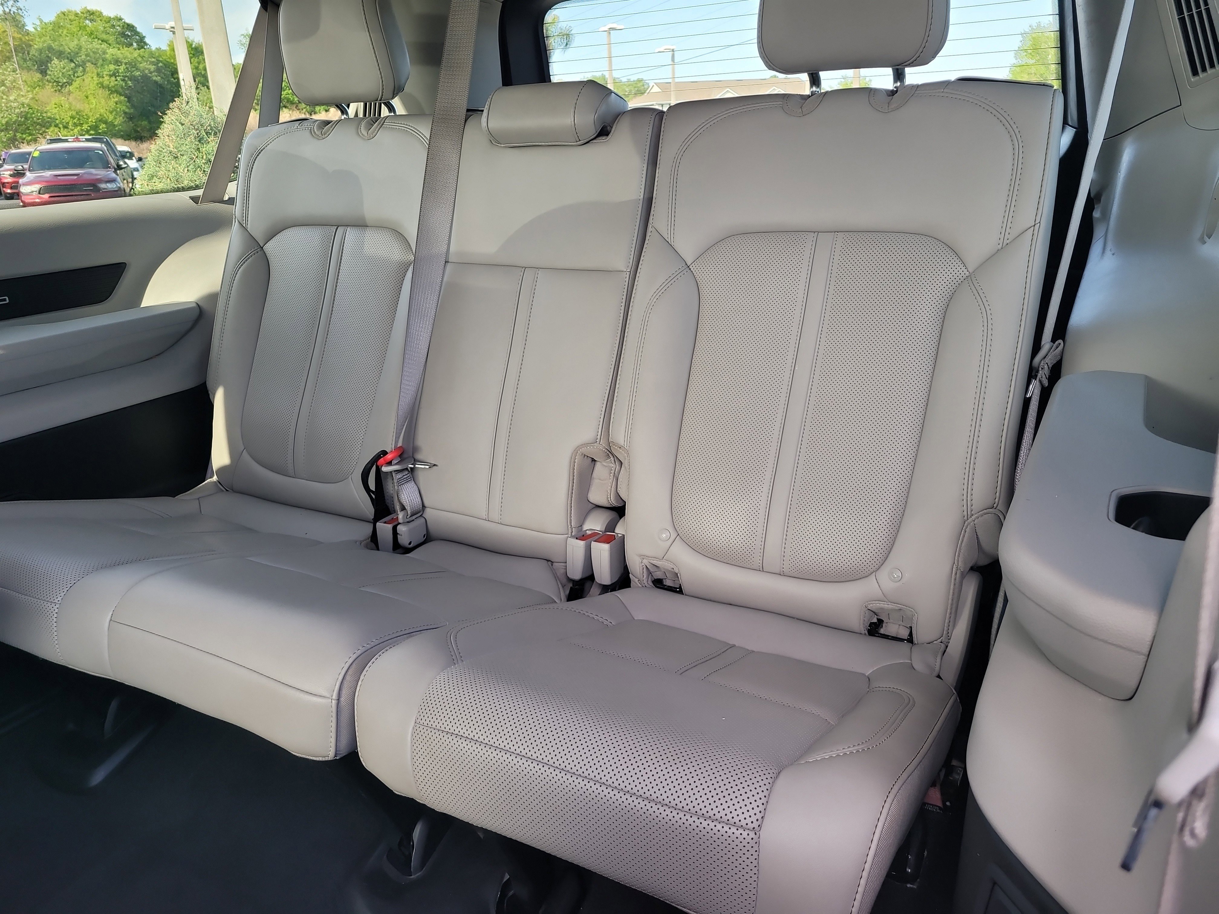 Used 2024 Jeep Wagoneer L Series II w/ Flexible Seating Group image 12