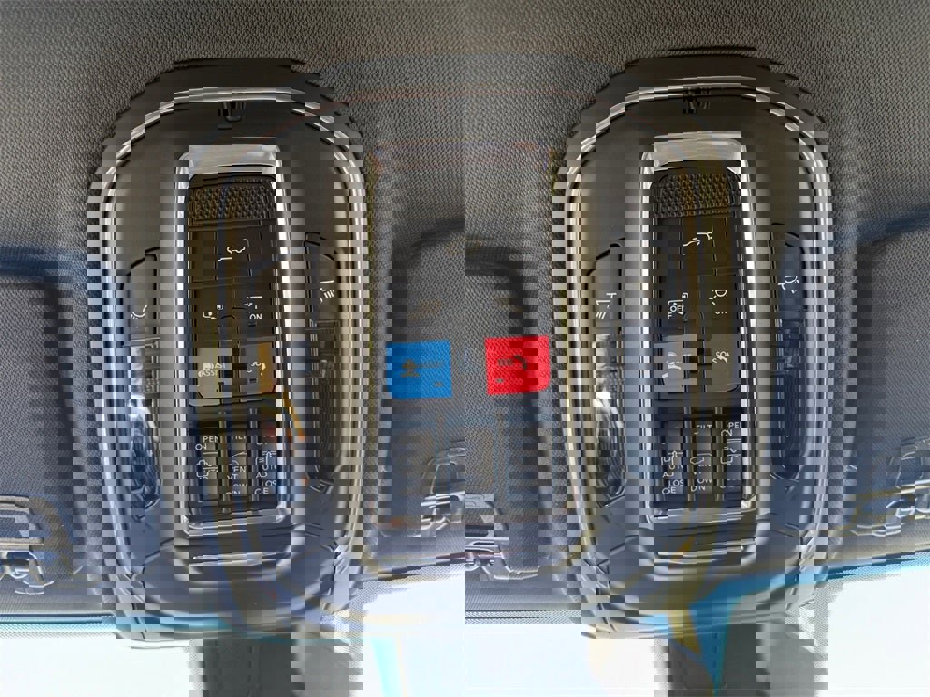 New 2025 Jeep Grand Cherokee Limited w/ Luxury Tech Group II image 28