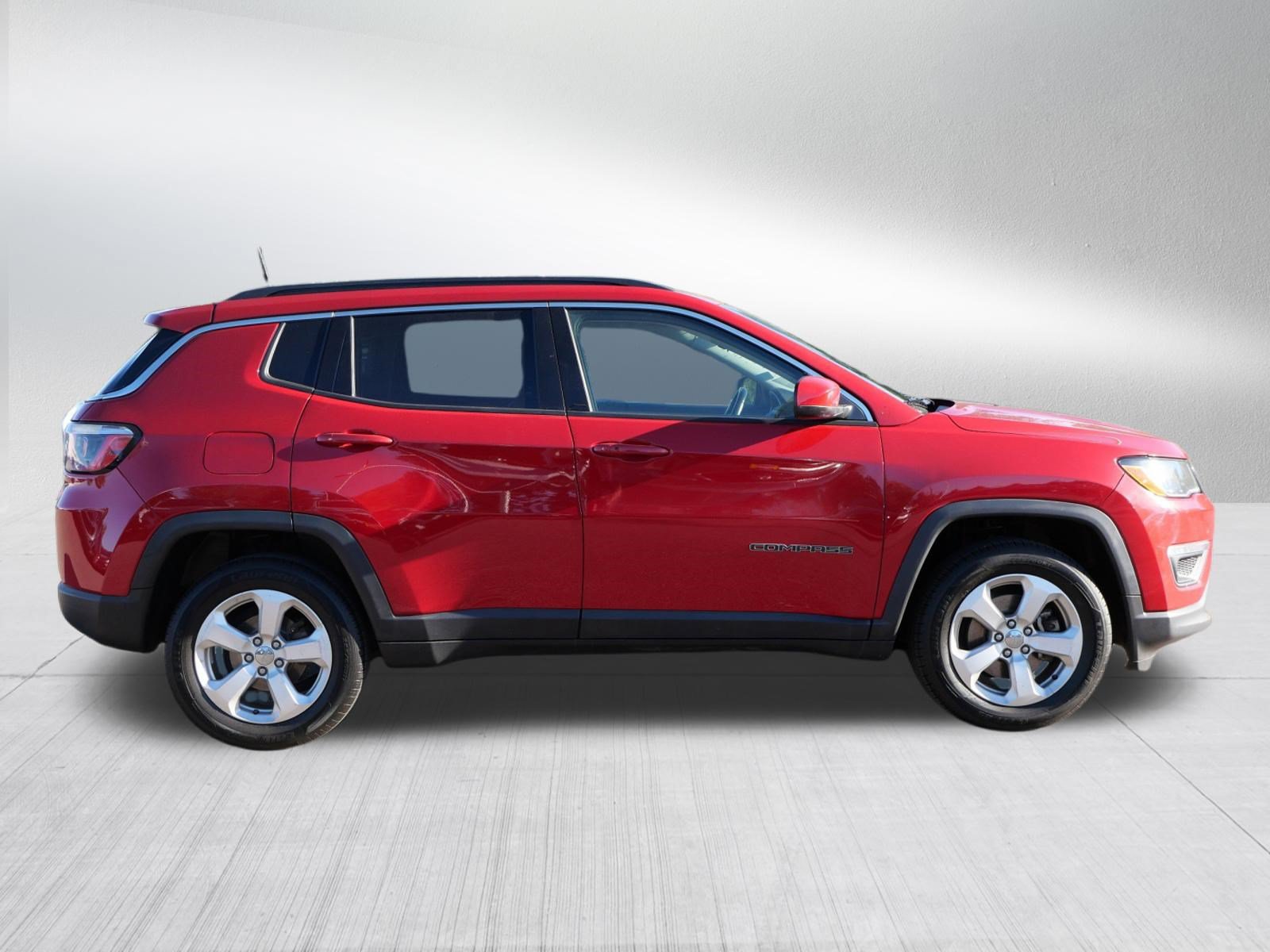 Used 2017 Jeep Compass Latitude AWD/4WD image 8