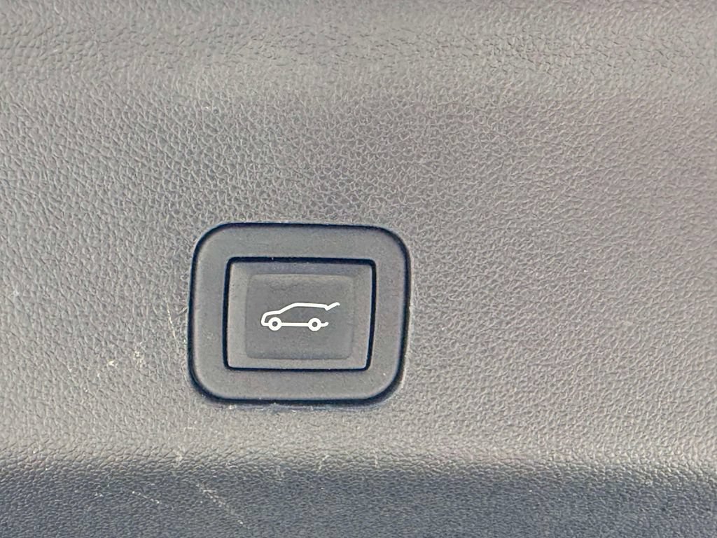Used 2024 Cadillac Escalade ESV Sport AWD/4WD image 19