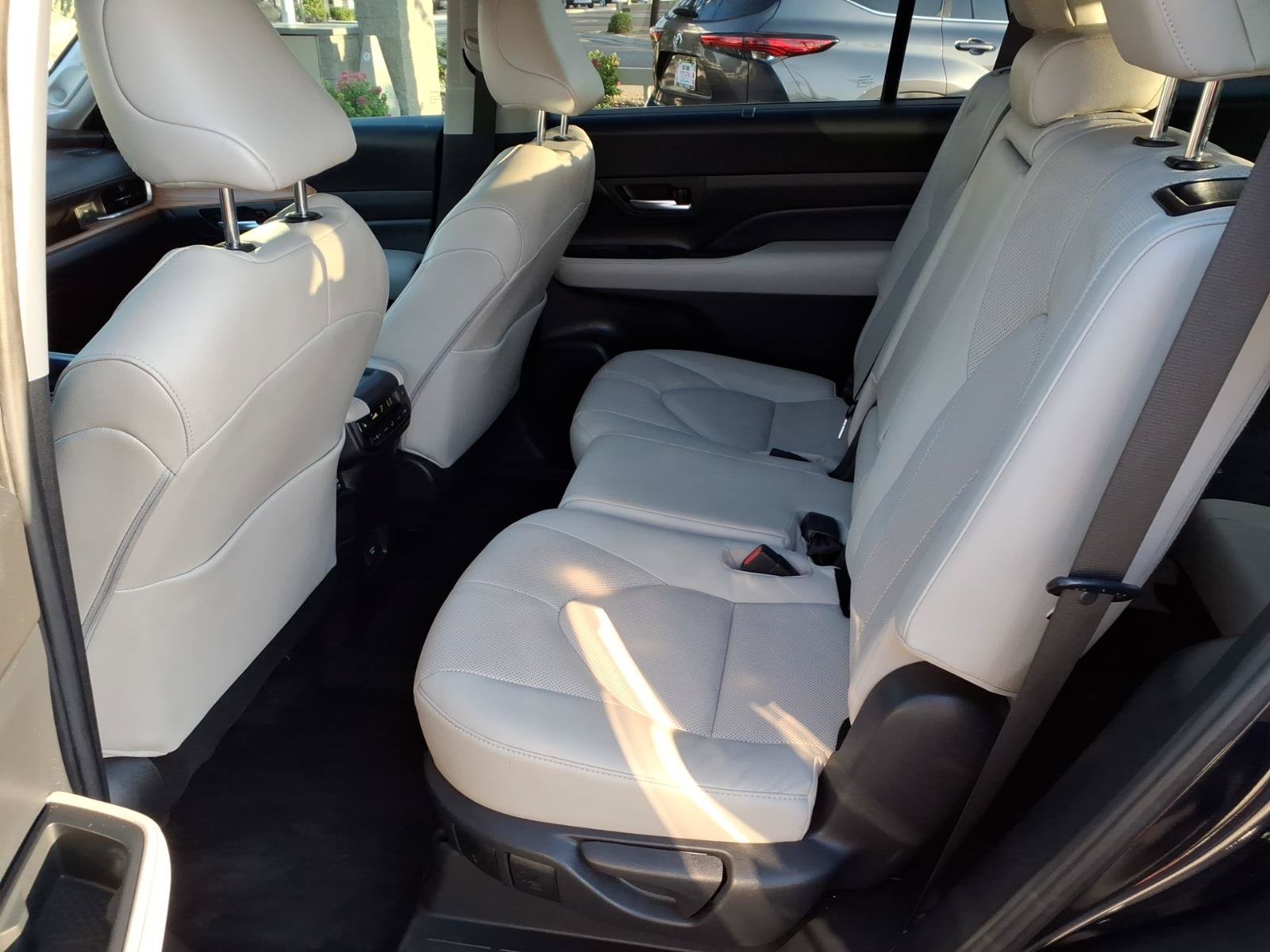 Certified 2024 Toyota Grand Highlander FWD image 10