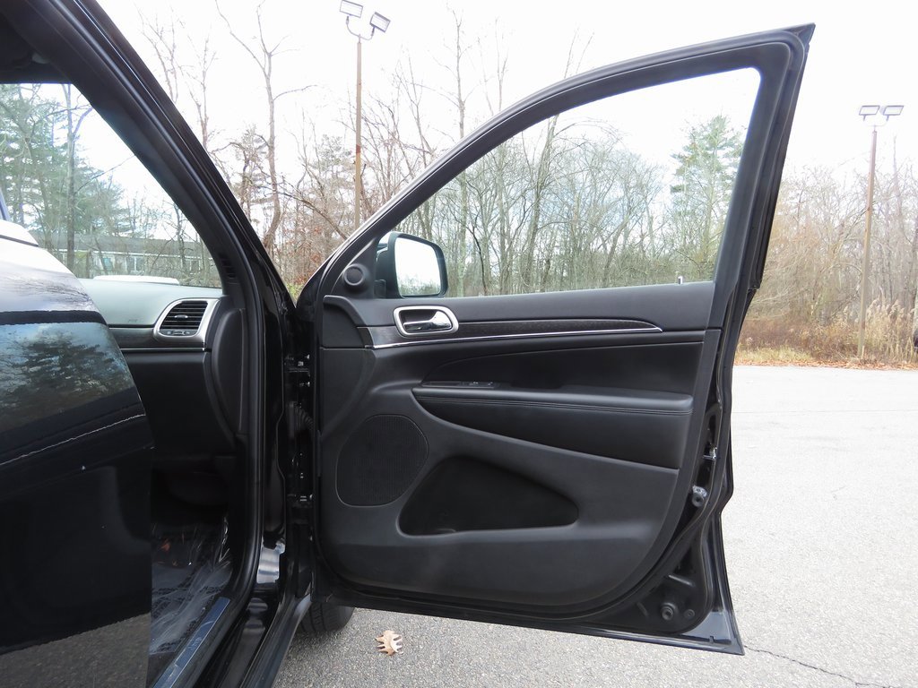Used 2018 Jeep Grand Cherokee Limited image 13