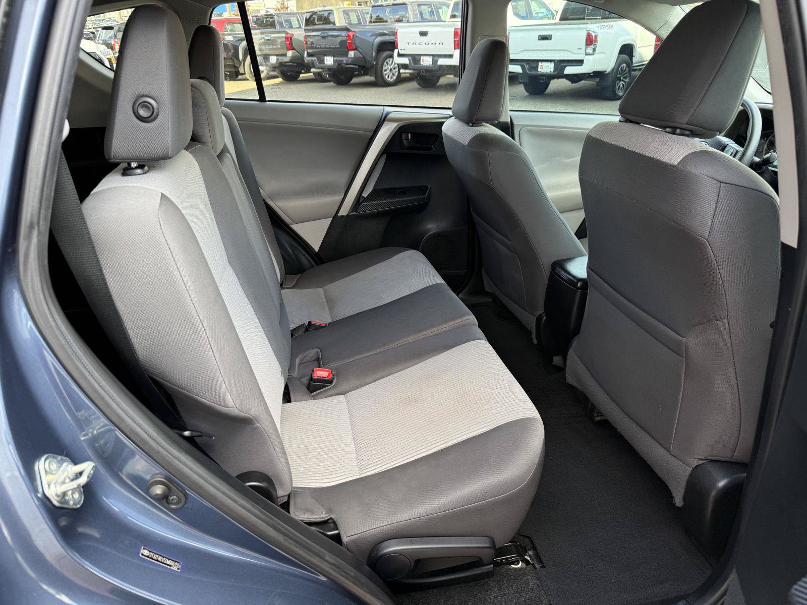 Used 2013 Toyota RAV4 LE FWD image 18
