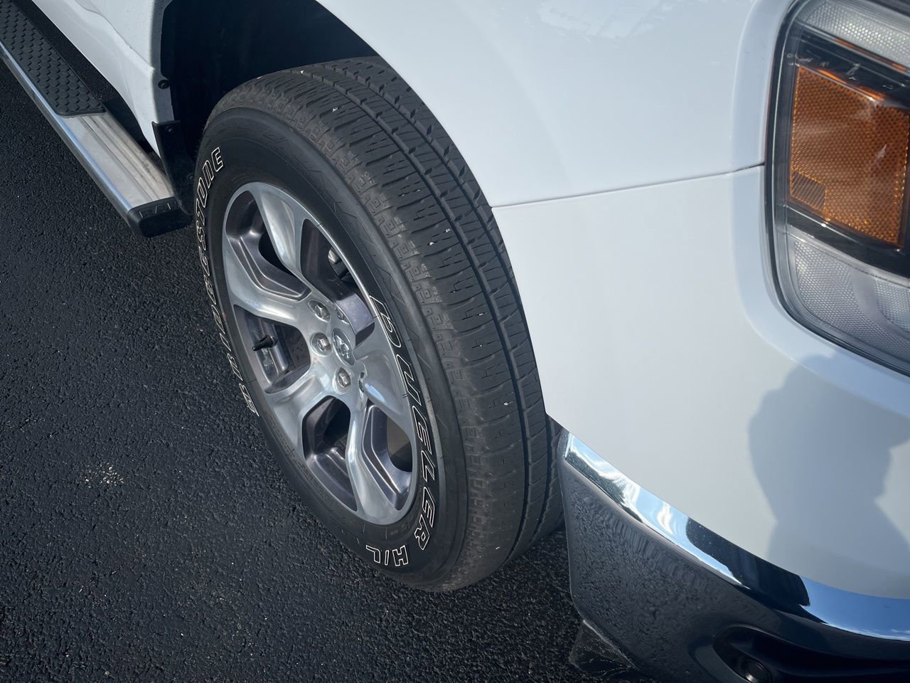 Used 2023 RAM 1500 Laramie AWD/4WD image 4
