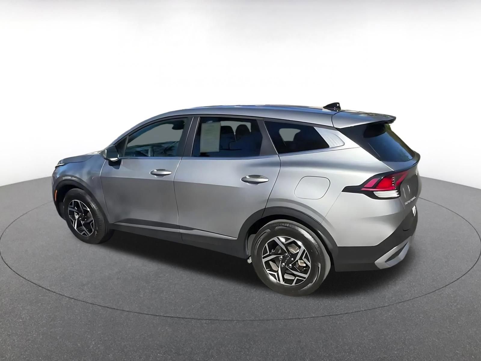 Used 2025 Kia Sportage LX image 10